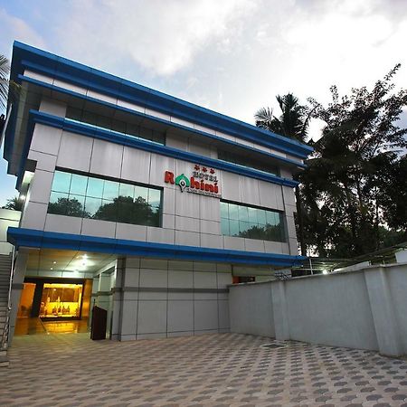 Hotel Rohini International Kallār Exteriér fotografie