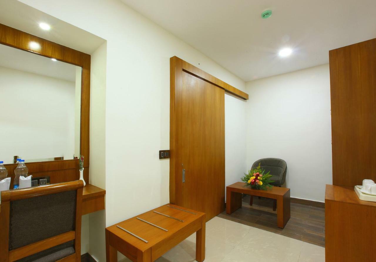 Hotel Rohini International Kallār Exteriér fotografie