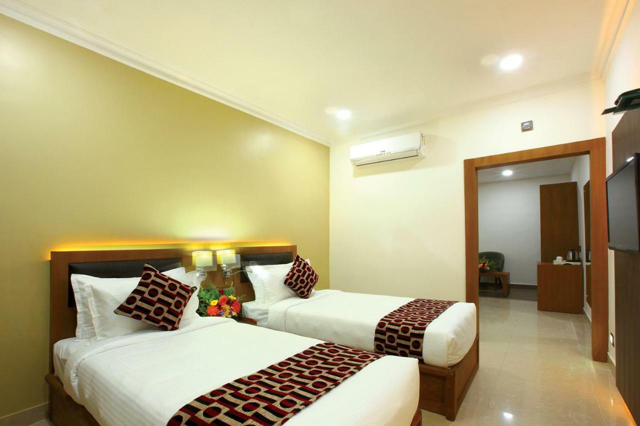 Hotel Rohini International Kallār Exteriér fotografie