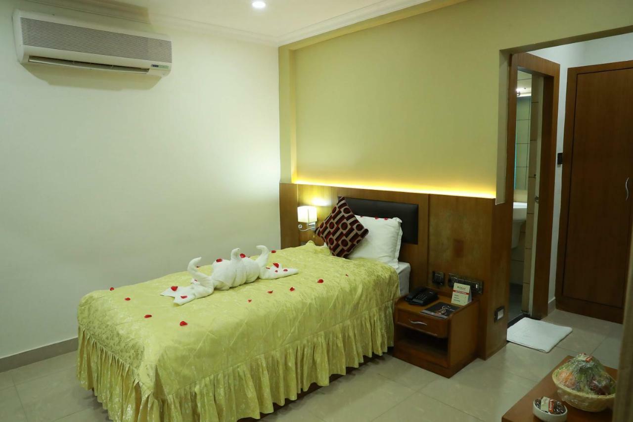 Hotel Rohini International Kallār Exteriér fotografie