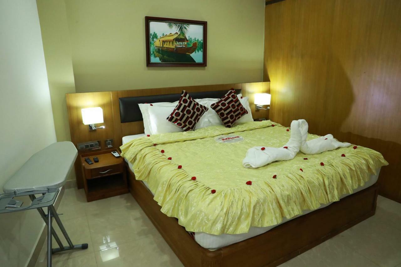 Hotel Rohini International Kallār Exteriér fotografie