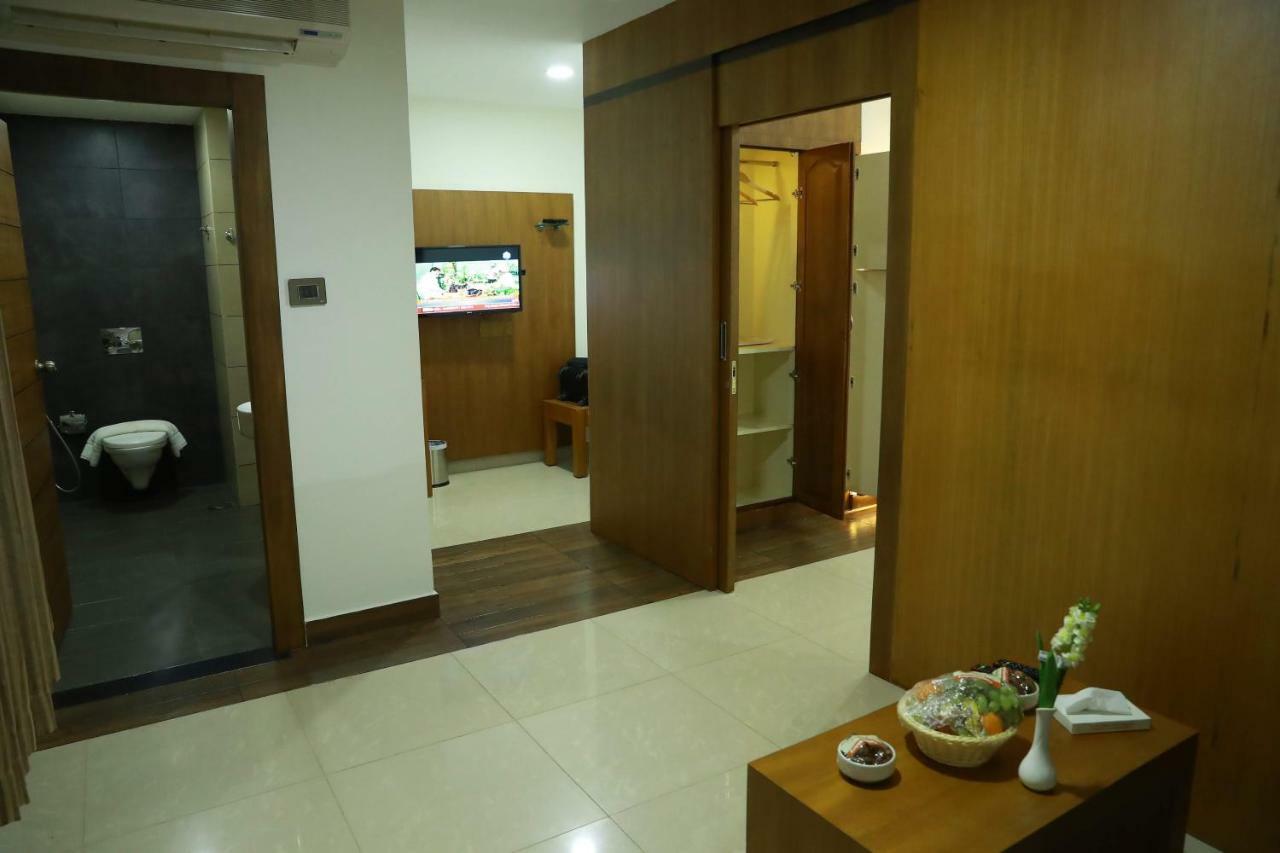 Hotel Rohini International Kallār Exteriér fotografie