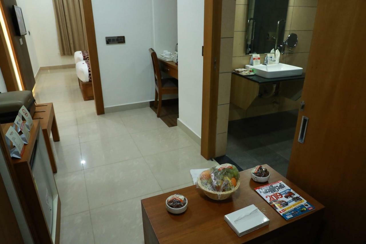 Hotel Rohini International Kallār Exteriér fotografie